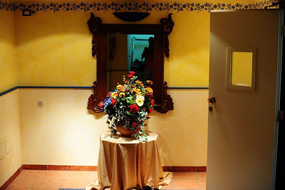 Maiorano Boutique Hotel มันเฟรโดเนีย ภายนอก รูปภาพ