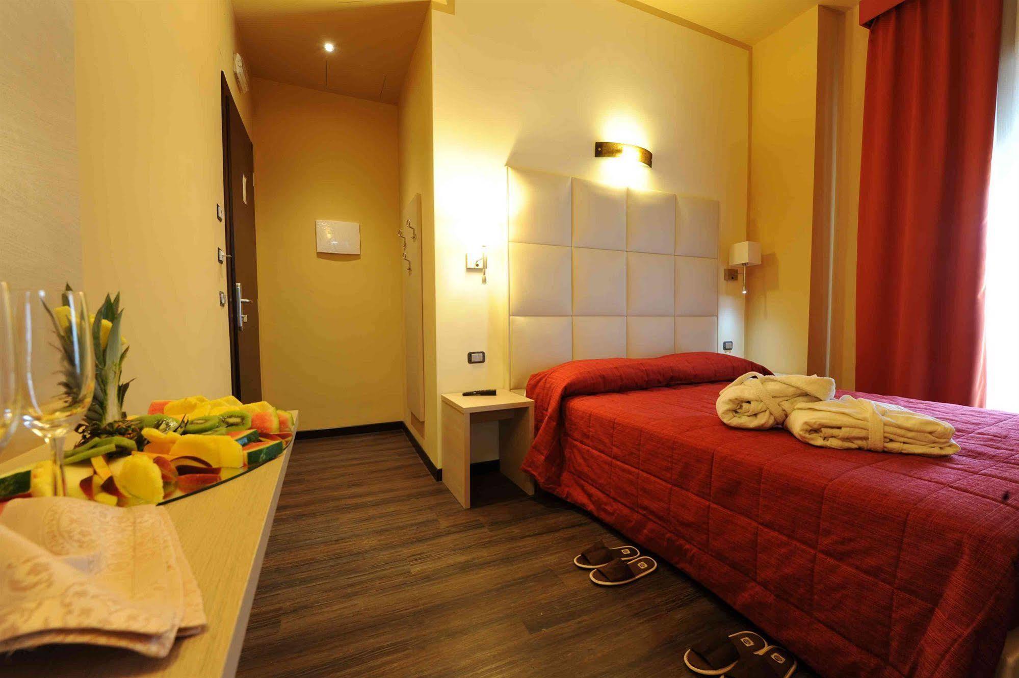 Maiorano Boutique Hotel มันเฟรโดเนีย ภายนอก รูปภาพ