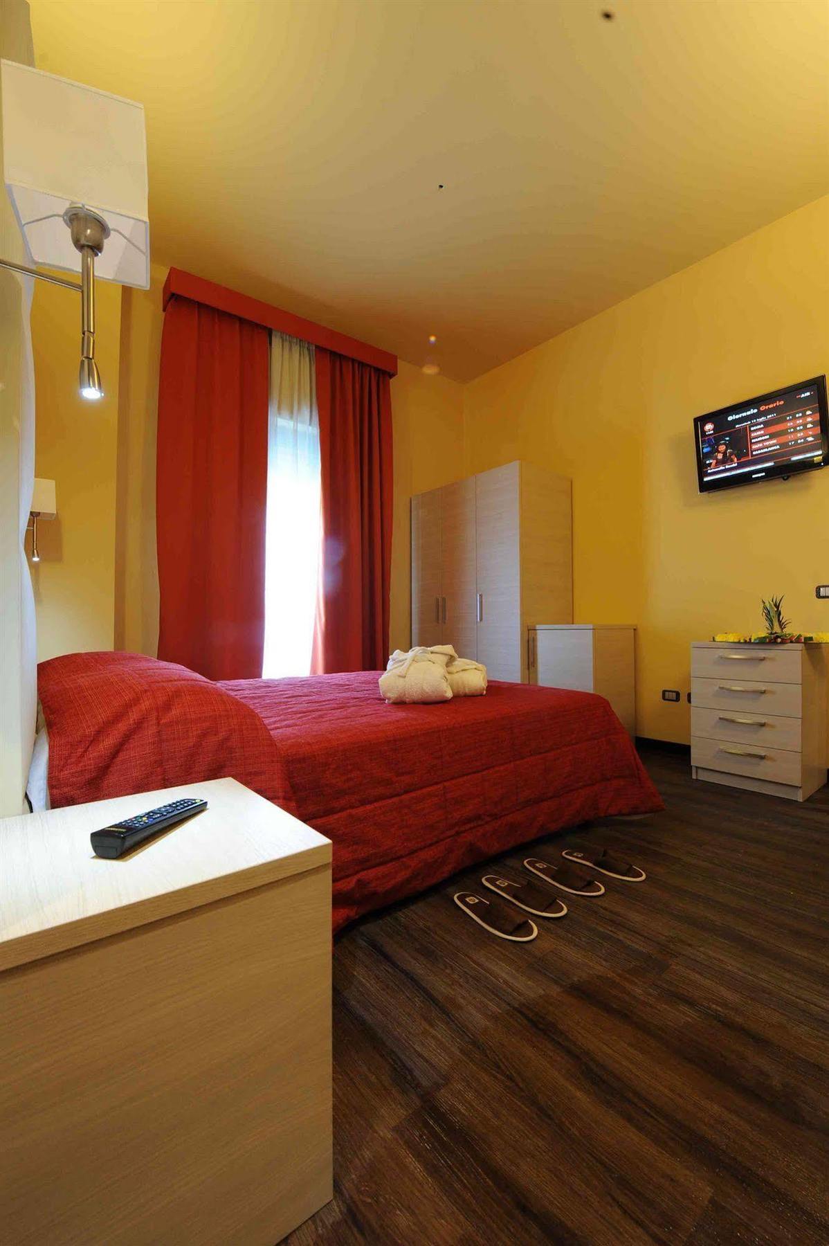 Maiorano Boutique Hotel มันเฟรโดเนีย ภายนอก รูปภาพ