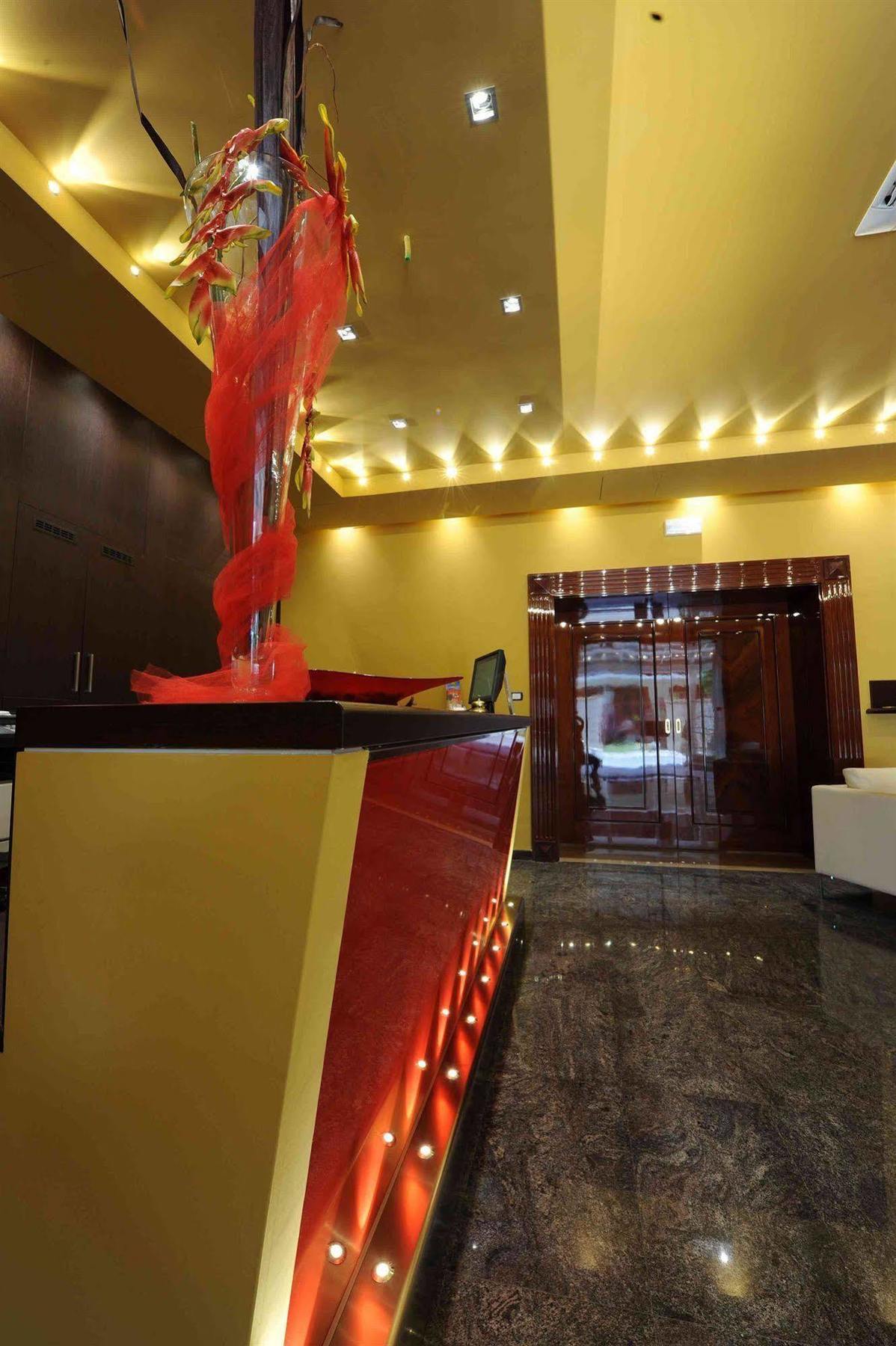 Maiorano Boutique Hotel มันเฟรโดเนีย ภายนอก รูปภาพ